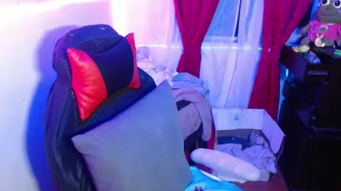 Snapshot of maitte_22 chatting on 01-29-25, 01:58 Hello friends Im on another account    online show from 01-29-25, 01:58