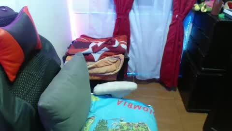 Snapshot of maitte_22 chatting on 02-06-25, 03:06 Hello friends Im on another account    online show from 02-06-25, 03:06