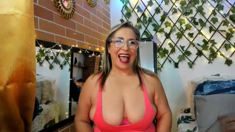 Snapshot of maja_hills chatting on 03-05-25, 02:01 maja_hills online show from 03-05-25, 02:01