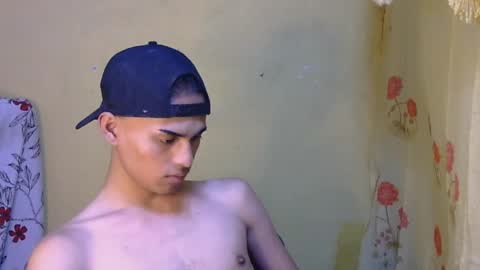 Snapshot of majestic_anne chatting on 05-19-26, 02:01 Annalyn online show from 05-19-26, 02:01