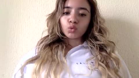 majo_gomezz online show from 04-16-26, 03:35