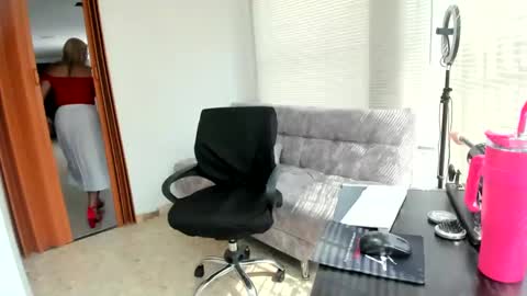 Snapshot of majo_soussa chatting on 02-06-25, 07:18 Majo Soussa online show from 02-06-25, 07:18