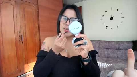 Snapshot of majo_soussa chatting on 06-01-26, 01:24 Majo Soussa online show from 06-01-26, 01:24
