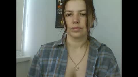 Snapshot of make_mesmile chatting on 04-10-26, 06:29 make_mesmile online show from 04-10-26, 06:29