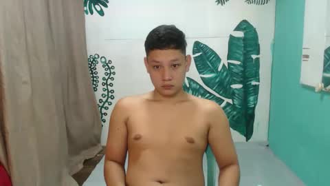 Snapshot of makehugecock chatting on 10-12-25, 02:10 makehugecock online show from 10-12-25, 02:10