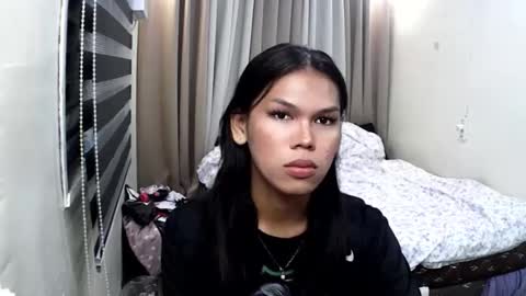 Snapshot of makekeanacum chatting on 10-08-25, 09:40 SWEET KEANA online show from 10-08-25, 09:40