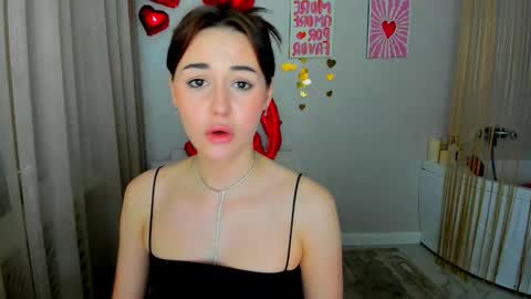 Snapshot of makeyouehappy chatting on 02-16-26, 12:01 makeyouehappy online show from 02-16-26, 12:01