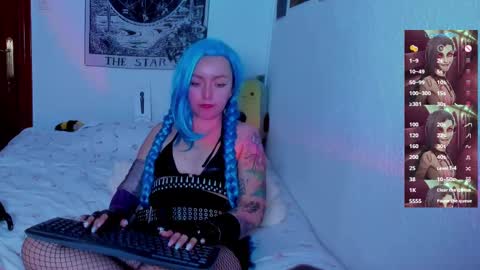 ...  ... online show from 03-08-25, 10:34