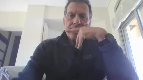 Snapshot of makis8989 chatting on 12-31-24, 08:15 makis8989 online show from 12-31-24, 08:15