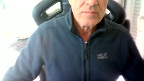 Snapshot of makis8989 chatting on 01-21-25, 08:41 makis8989 online show from 01-21-25, 08:41