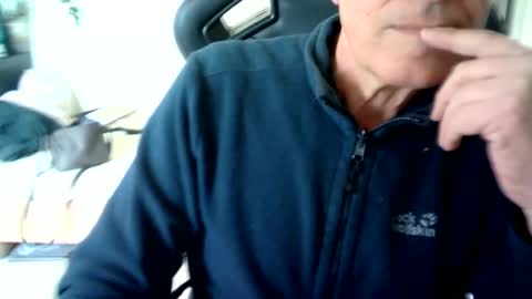 Snapshot of makis8989 chatting on 02-20-25, 10:37 makis8989 online show from 02-20-25, 10:37