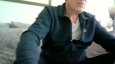 Snapshot of makis8989 chatting on 02-23-25, 09:55 makis8989 online show from 02-23-25, 09:55