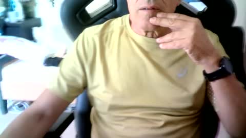 Snapshot of makis8989 chatting on 09-19-25, 08:49 makis8989 online show from 09-19-25, 08:49