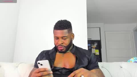 Snapshot of makonneen chatting on 02-12-26, 05:02 Makonnen online show from 02-12-26, 05:02