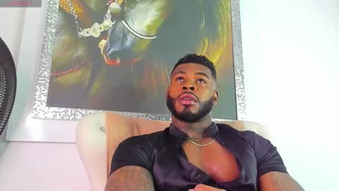 Snapshot of makonneen chatting on 03-05-26, 10:44 Makonnen online show from 03-05-26, 10:44