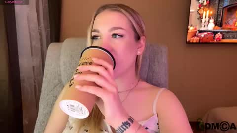 maksisisia online show from 12-22-25, 01:08