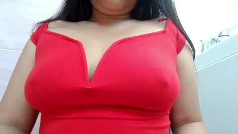Snapshot of makulato chatting on 05-28-26, 02:25 Maya online show from 05-28-26, 02:25
