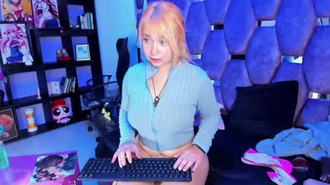Snapshot of maky_coss chatting on 04-20-26, 03:15 maky_coss online show from 04-20-26, 03:15