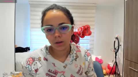 Snapshot of mal_norma chatting on 12-22-25, 11:18 Mal Norma online show from 12-22-25, 11:18