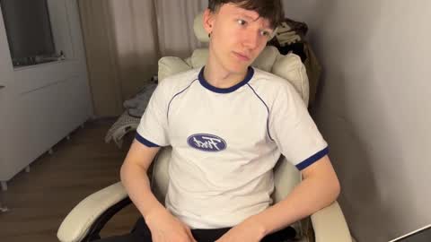 Snapshot of malcolm_yang chatting on 10-10-25, 12:04 Tom and Mark 3 online show from 10-10-25, 12:04