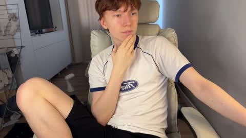 Snapshot of malcolm_yang chatting on 11-04-25, 10:47 Tom and Mark 3 online show from 11-04-25, 10:47