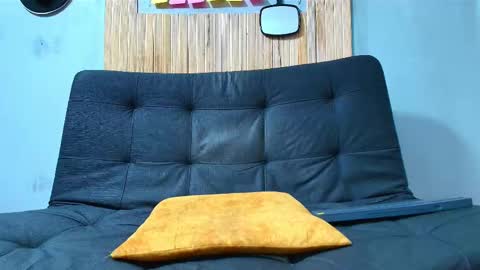 Snapshot of malcompierce chatting on 09-23-25, 03:09 Malcom online show from 09-23-25, 03:09