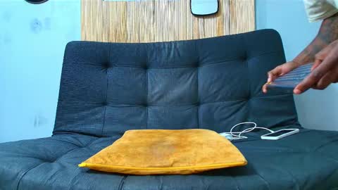 Snapshot of malcompierce chatting on 10-14-25, 11:49 Malcom online show from 10-14-25, 11:49