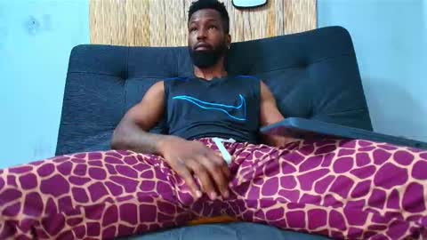 Snapshot of malcompierce chatting on 12-16-25, 02:27 Malcom online show from 12-16-25, 02:27