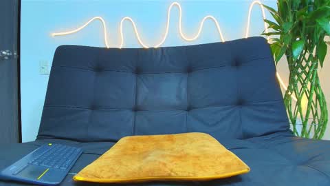 Snapshot of malcompierce chatting on 02-15-26, 11:41 Malcom online show from 02-15-26, 11:41