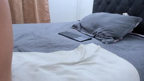 Snapshot of malconstone chatting on 12-31-24, 06:05 Malcom Stone online show from 12-31-24, 06:05