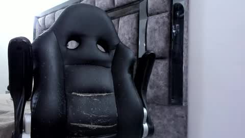 Snapshot of malconstone chatting on 10-23-25, 02:55 Malcom Stone online show from 10-23-25, 02:55