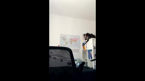 male20y online show from 04-23-26, 09:30