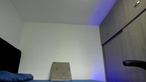 ADAM         online show from 11-01-25, 05:04