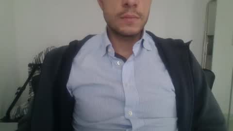 Snapshot of maleboyz chatting on 01-23-25, 12:19 Boybi online show from 01-23-25, 12:19