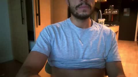 Snapshot of maleboyz chatting on 09-29-25, 04:45 Boybi online show from 09-29-25, 04:45