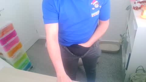 malecamslave18 online show from 12-19-25, 03:19