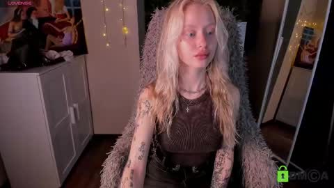 Snapshot of malenaernman chatting on 11-07-25, 10:37 Malena online show from 11-07-25, 10:37