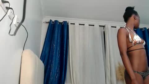 Snapshot of malia_baby chatting on 04-26-26, 02:20 malia online show from 04-26-26, 02:20