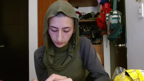 Snapshot of malitamuymal22 chatting on 02-16-26, 12:40 Malita online show from 02-16-26, 12:40