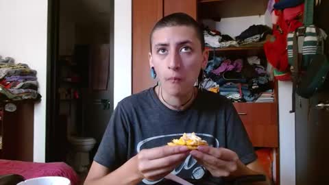 Snapshot of malitamuymal22 chatting on 02-19-26, 04:03 Malita online show from 02-19-26, 04:03