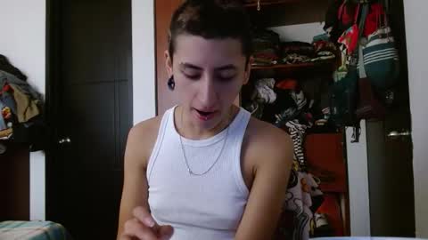 Snapshot of malitamuymal22 chatting on 03-10-26, 05:07 Malita online show from 03-10-26, 05:07