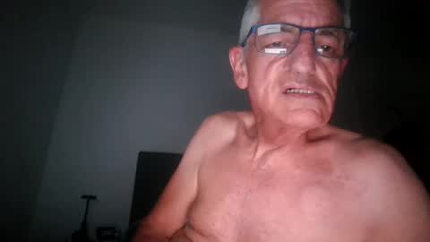 Snapshot of malkie55 chatting on 06-07-26, 10:57 malkie55 online show from 06-07-26, 10:57