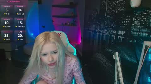 Snapshot of malloryangel chatting on 03-04-26, 09:43 mallory angel online show from 03-04-26, 09:43