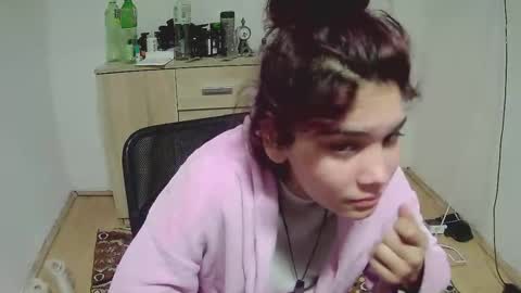 Snapshot of mallorymyersx chatting on 11-01-25, 08:55 mallorymyersx online show from 11-01-25, 08:55