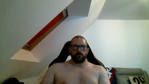 Snapshot of malou2927 chatting on 06-24-26, 03:16 breton online show from 06-24-26, 03:16