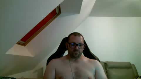 Snapshot of malou2927 chatting on 07-02-26, 08:15 breton online show from 07-02-26, 08:15
