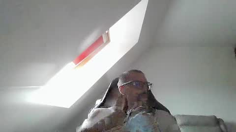 Snapshot of malou2927 chatting on 07-14-26, 08:19 breton online show from 07-14-26, 08:19