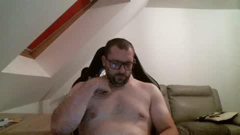 Snapshot of malou2927 chatting on 07-16-26, 02:39 breton online show from 07-16-26, 02:39