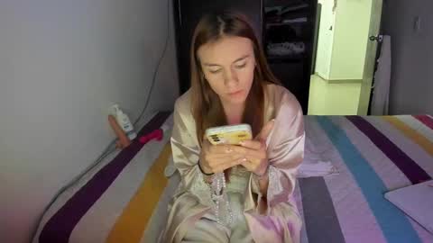 instagram  nueela   online show from 12-02-24, 12:41