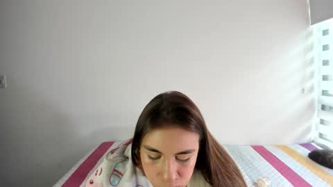 instagram  nueela   online show from 11-25-25, 08:09